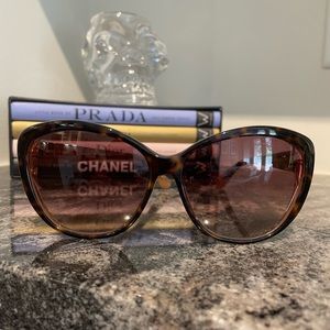 Marc Jacobs tortoise sunglasses